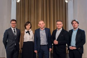 Tatort: Schlachtfeld (Weimar). Carsten Schneider, Sophie Rois, Dominique Horwitz, Lothar Machtan und Jan Ehlert (NDR)