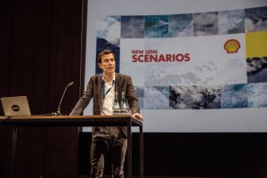 Technosphere × Knowledge. The Scenario Mode with Sebastian Vehlken