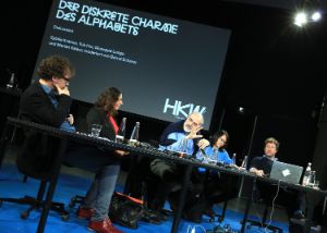 Bernd Scherer, Sybille Krämer, Giuseppe Longo, Yuk Hui, Marian Kaiser. Im Rahmen von „Der diskrete Charme des Alphabets“, 11.01.2019