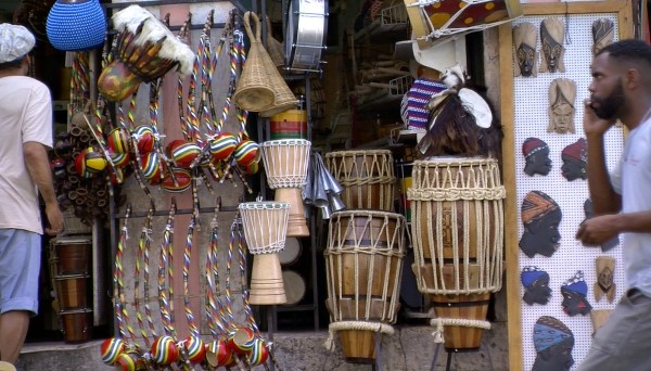 Angolan Instruments for Sale, Salvador da Bahia, 2018 | &copy; Foto: Satch Hoyt, Courtesy of the artist